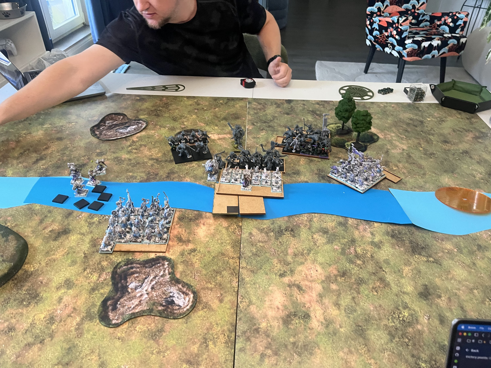 Saurus smashing into the Giant Rats