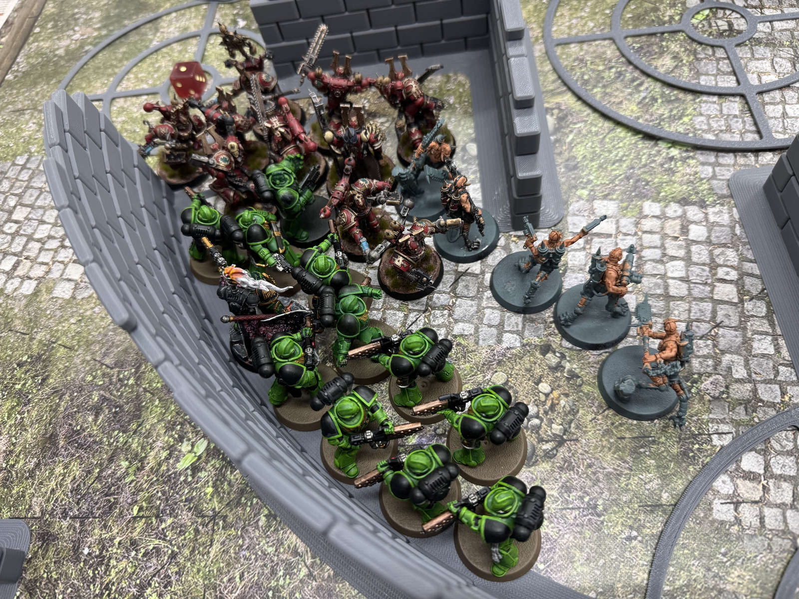 Salamanders and World Eaters facing off
