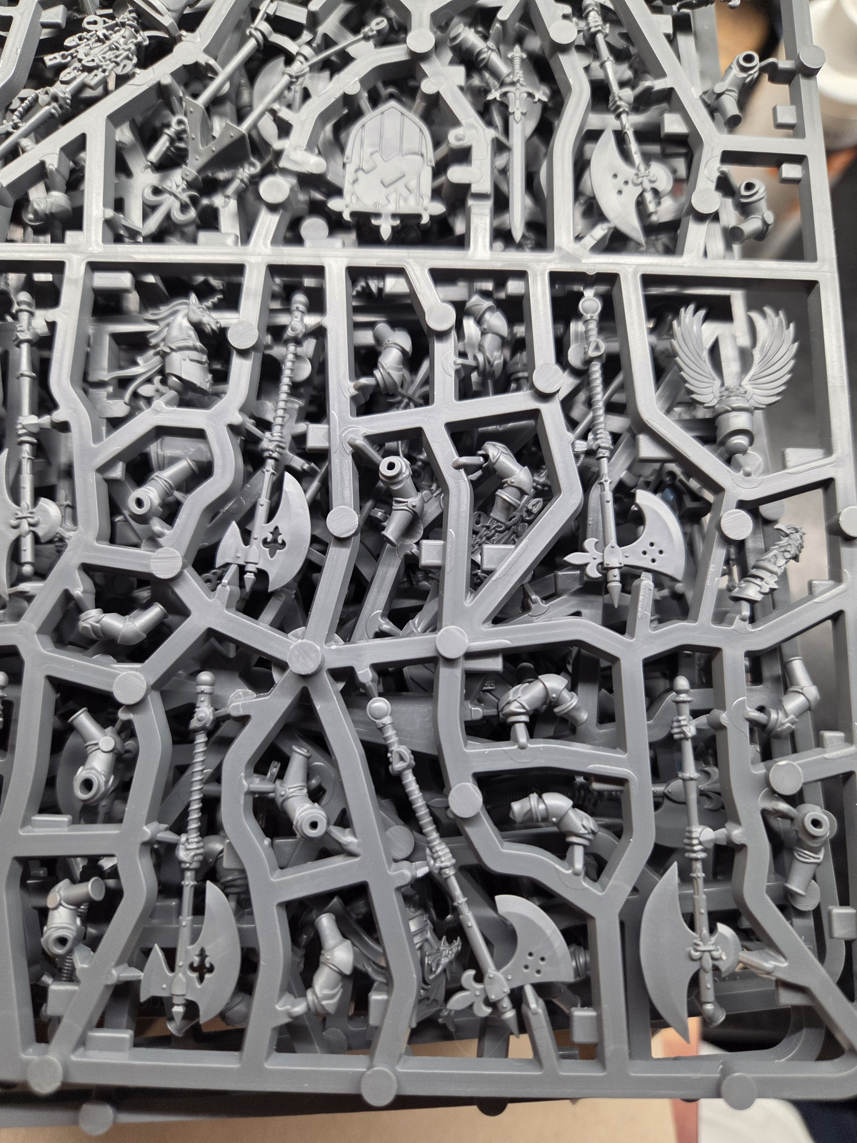 Close-up of the Knights of the Realm on Foot sprues/components