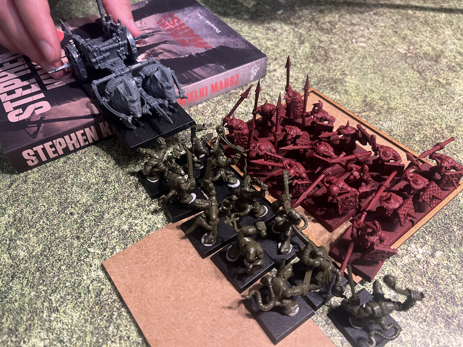 Night Runners under pressure from goblins and chariot