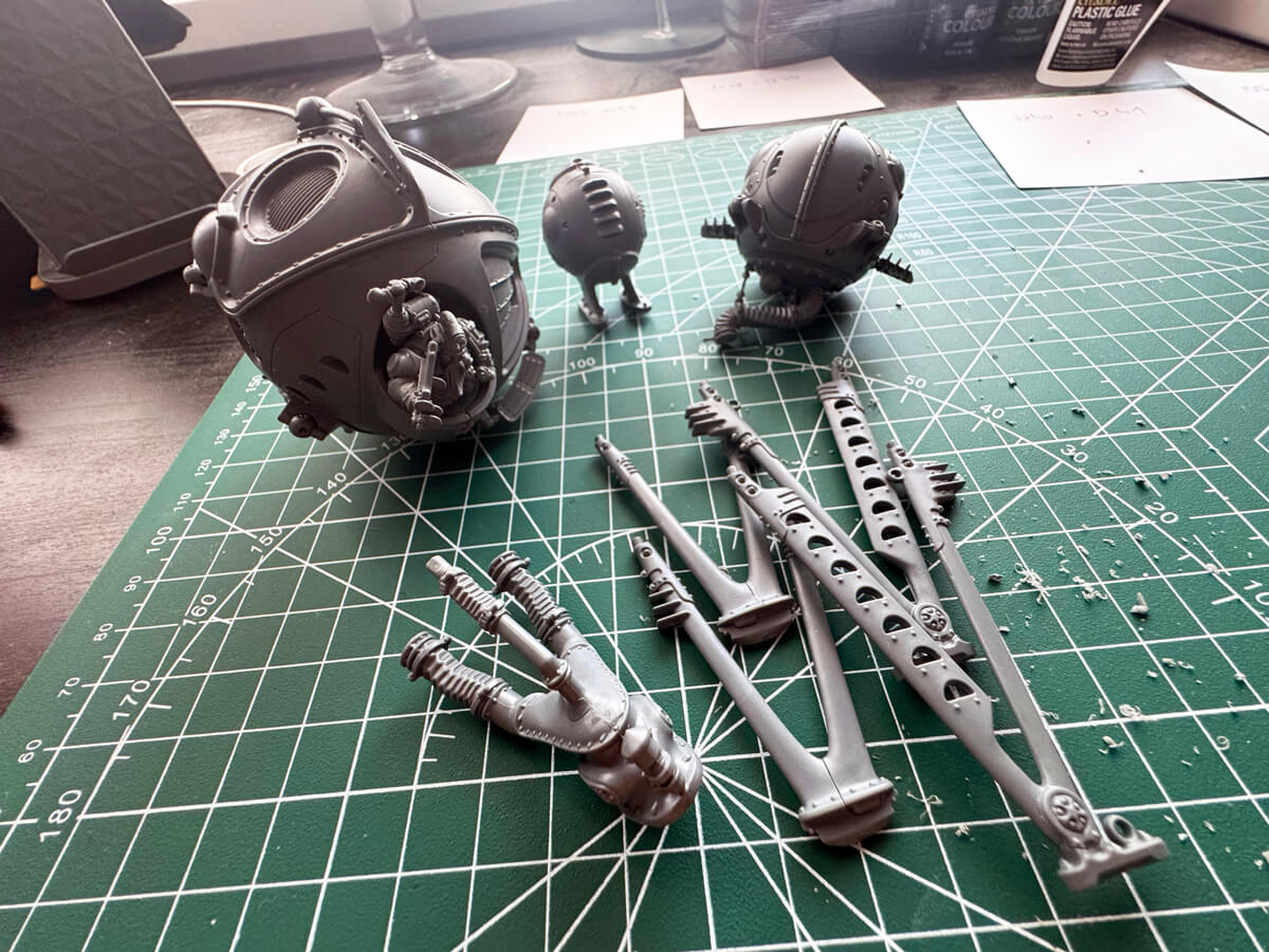 Kharadron Frigate balloons and supports