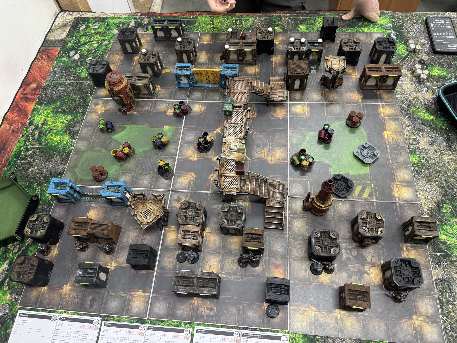The fight tightening around the center of the table