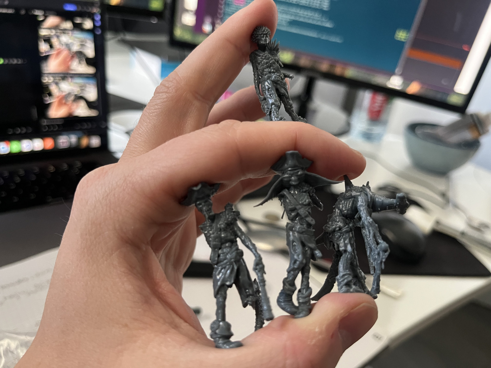 30 zombie pirates