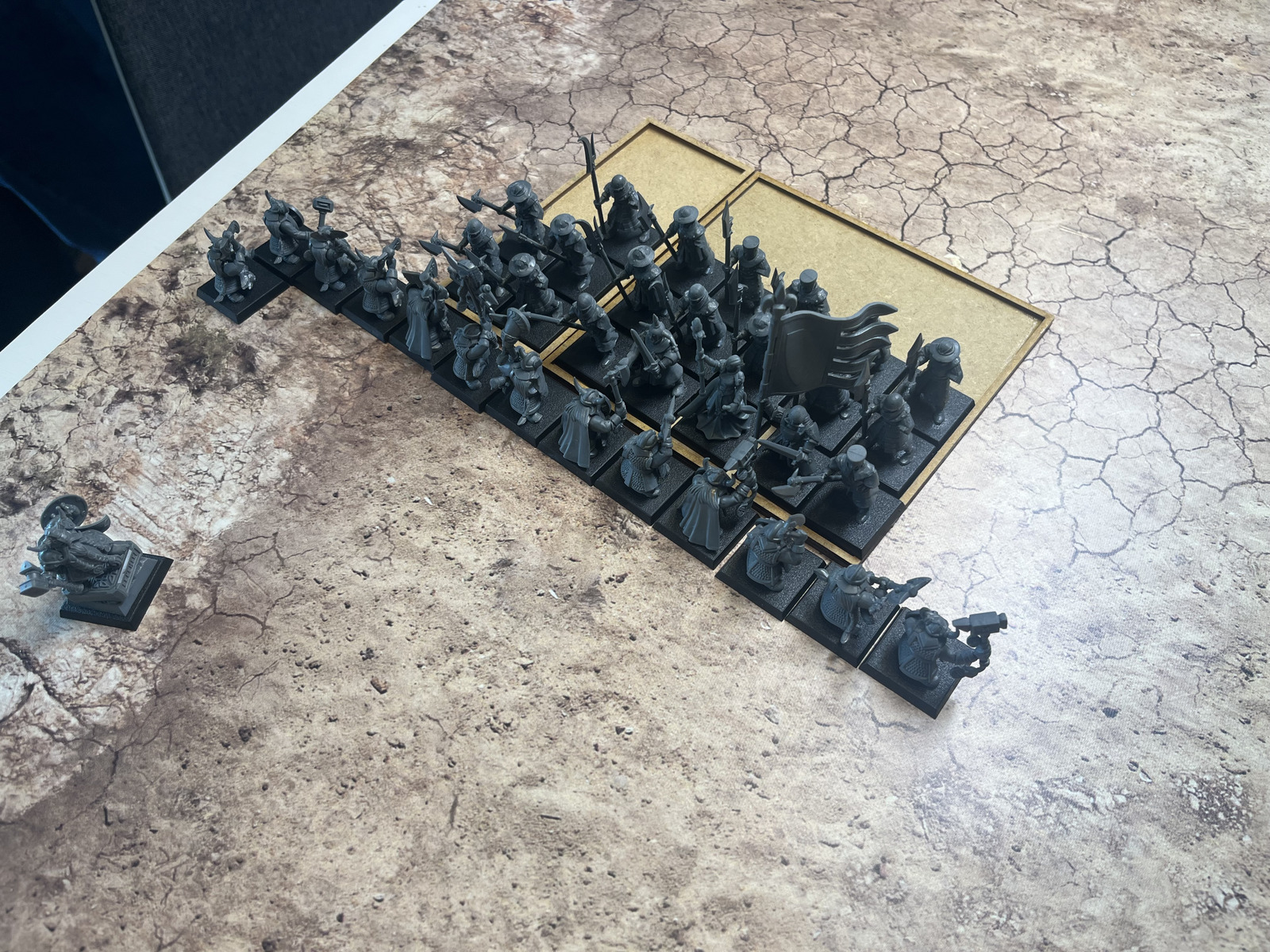 The dwarfs spread out after reform