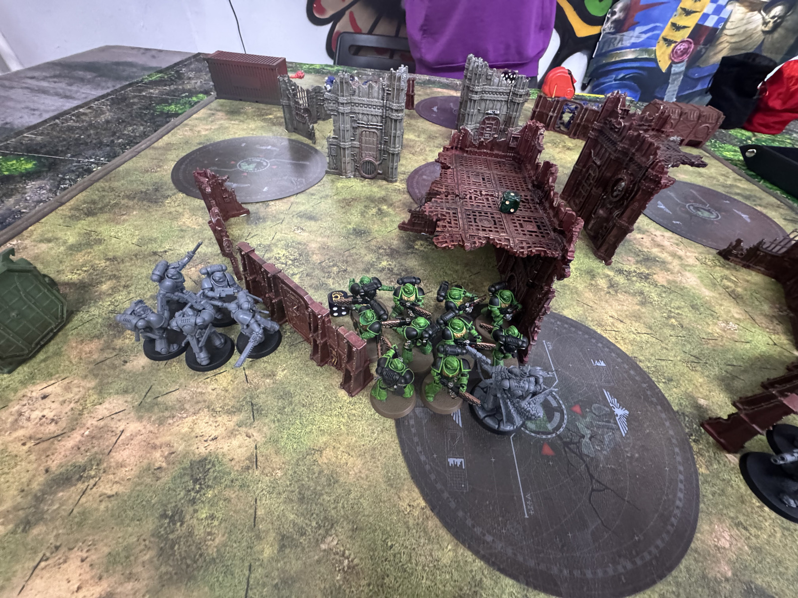 Salamanders and Ultramarines battle photo 3