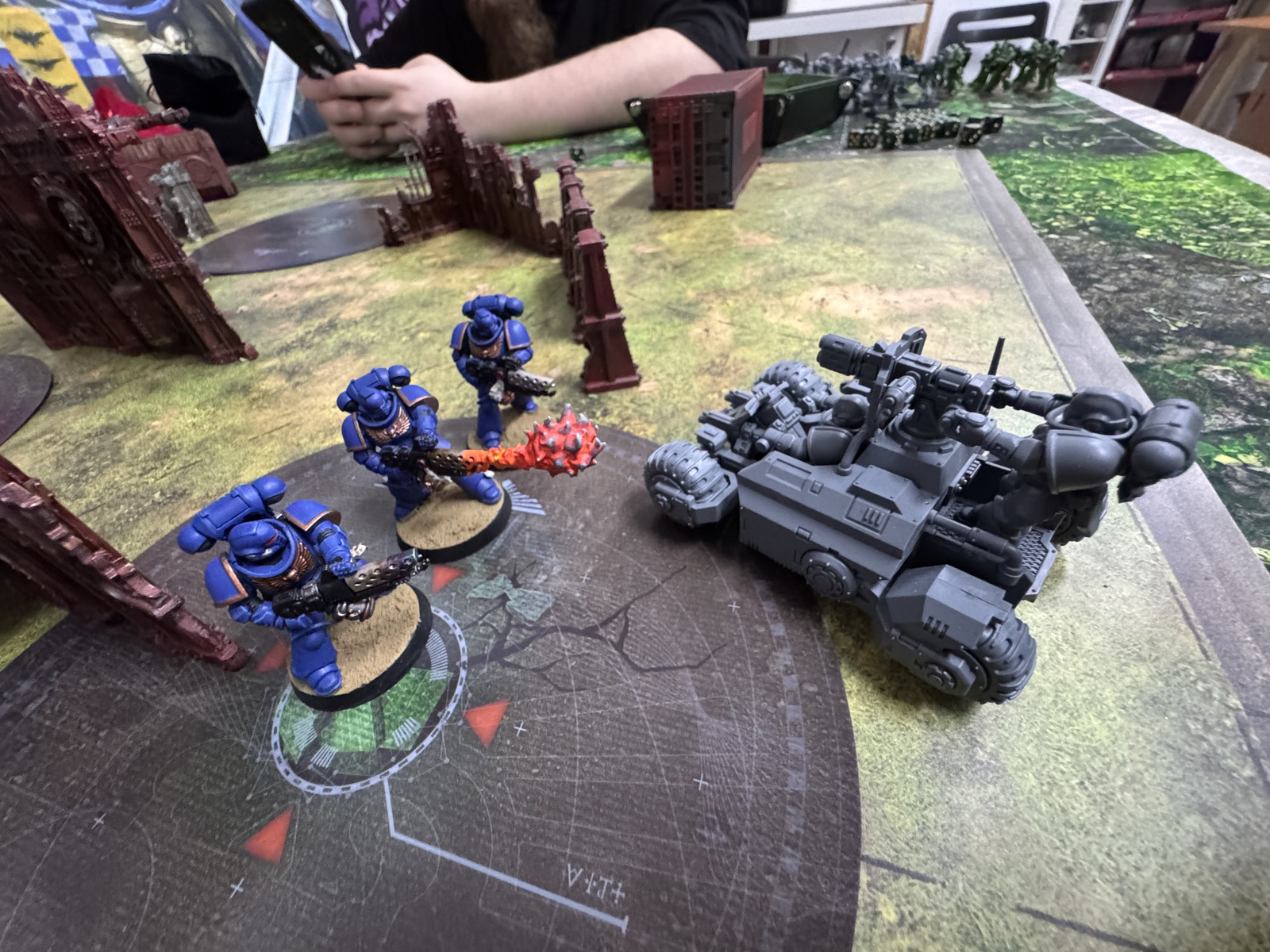Salamanders and Ultramarines battle photo 5