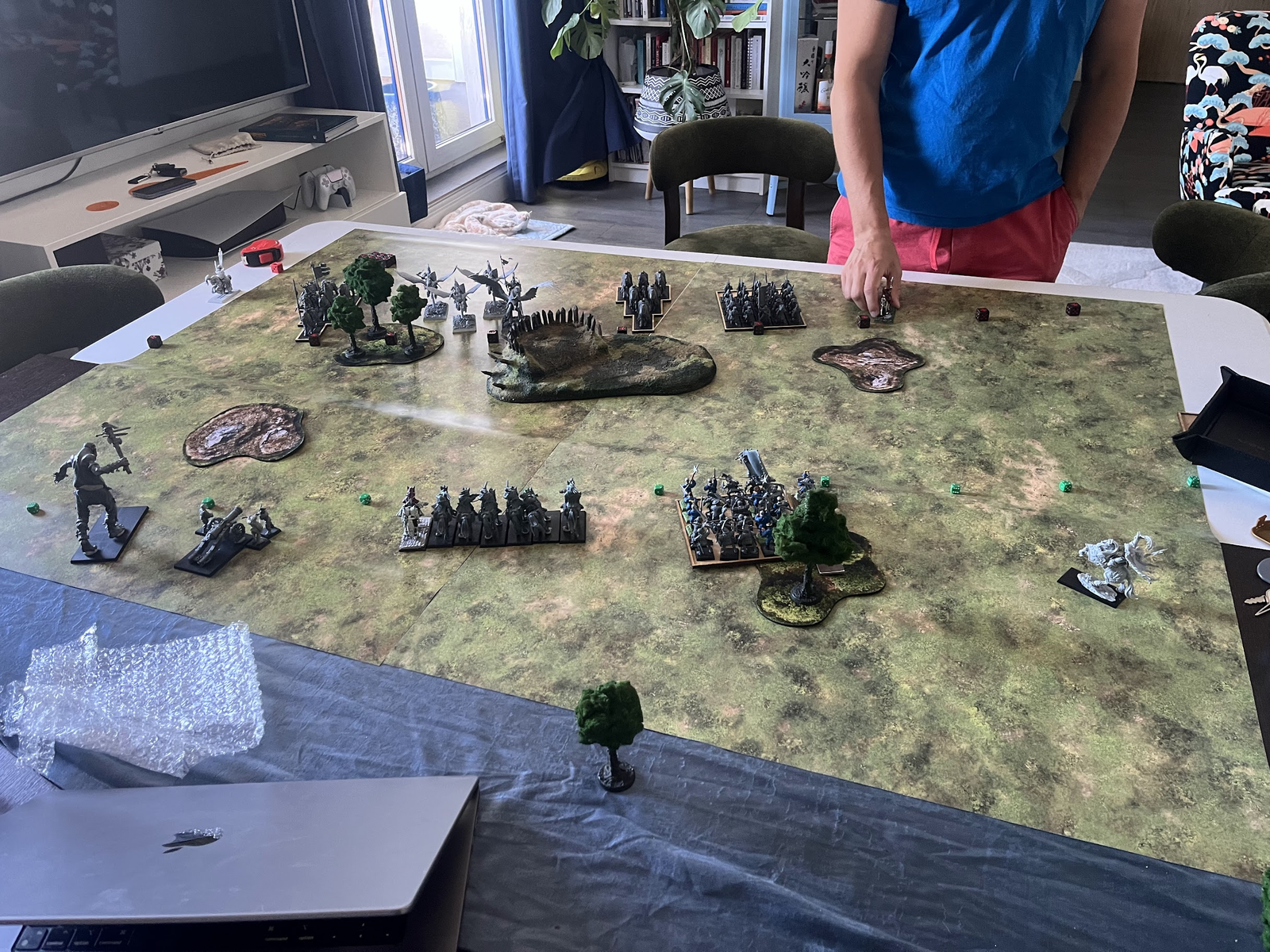 The armies clash on Bretonnia's misty borderlands