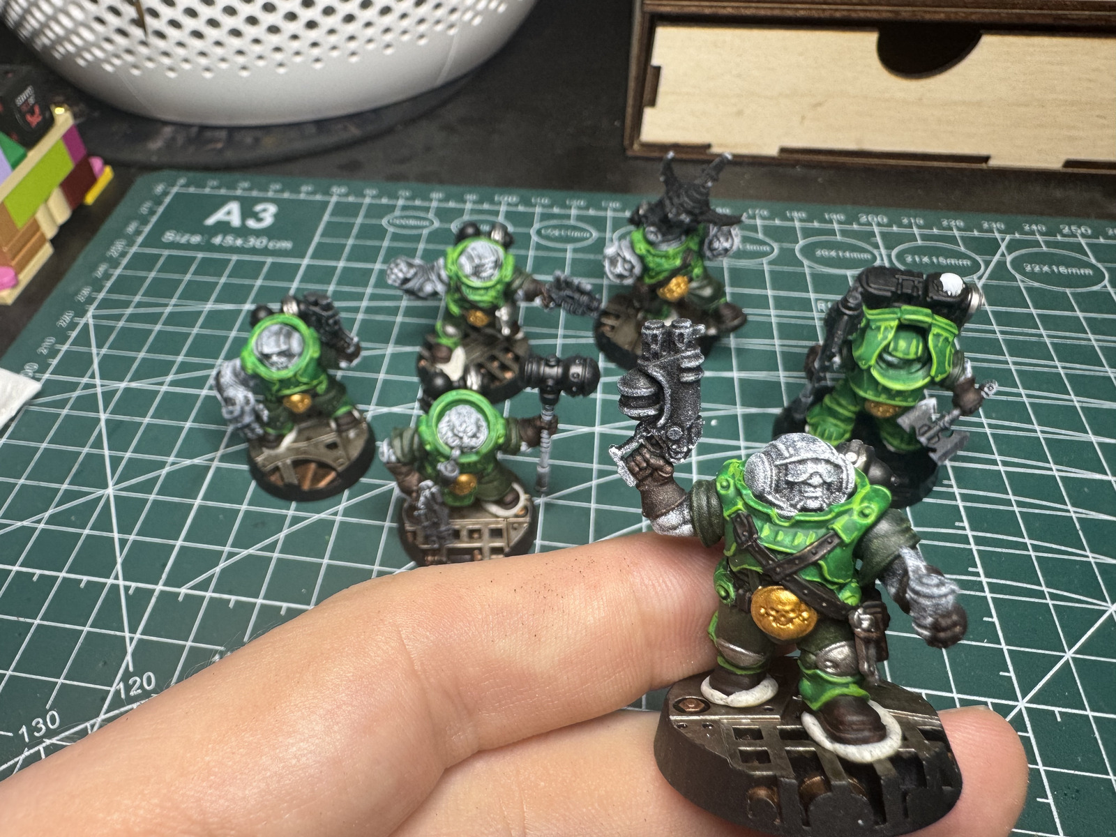 Further progress on the Necromunda miniatures