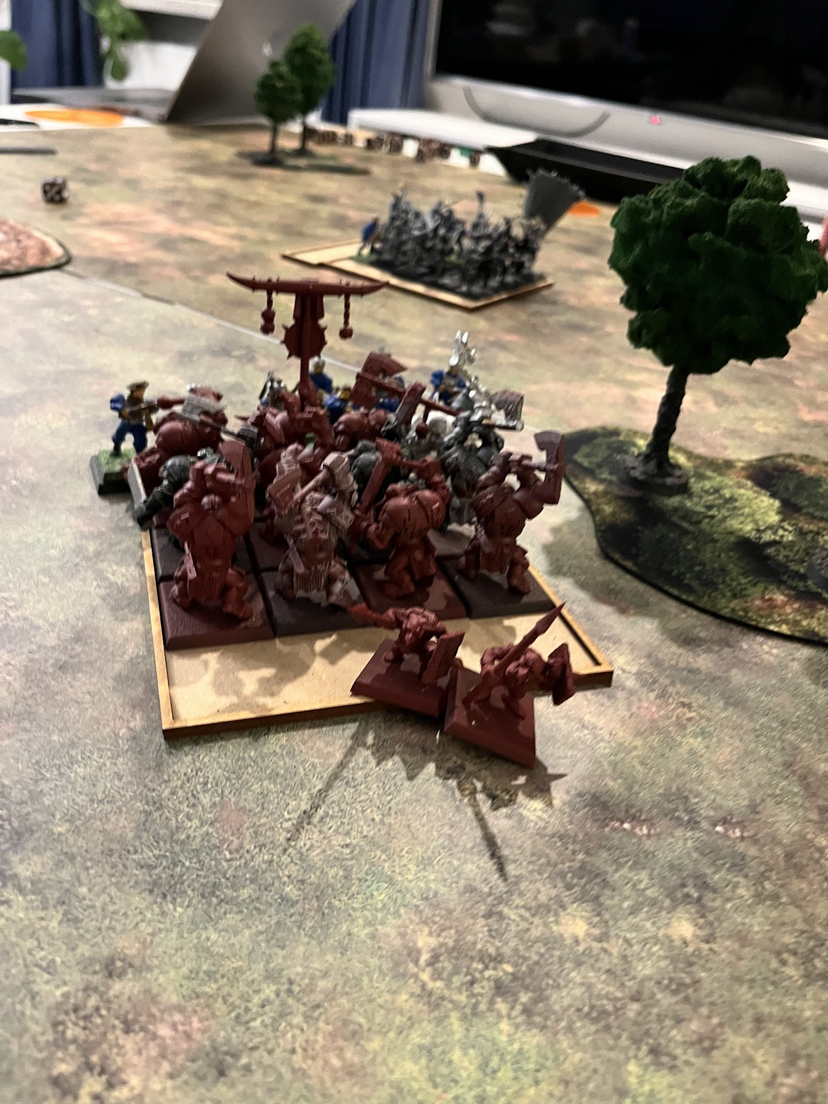 The threatened cannon and the shifting center